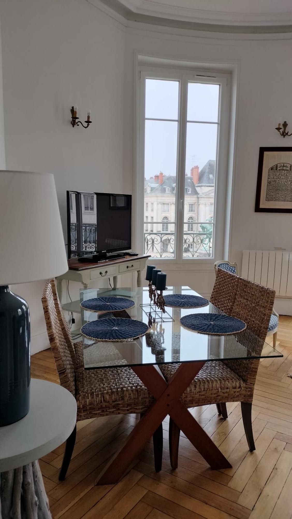 Appartement F3 Au Balcon De La Place Du Martroi Orleans Exterior photo
